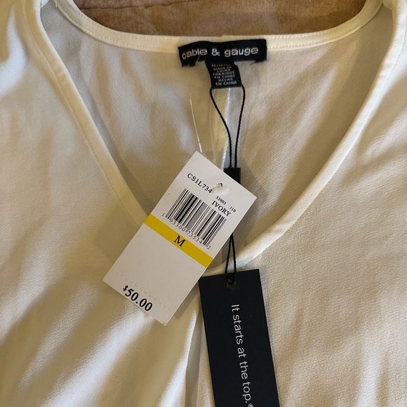 Cable & Gauge Cream V-Neck Short Sleeve Top - Picture 4 of 8